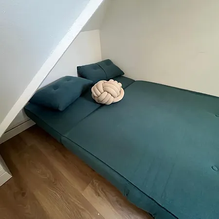 Petites Chambres Renovees 2024 17e Paris
