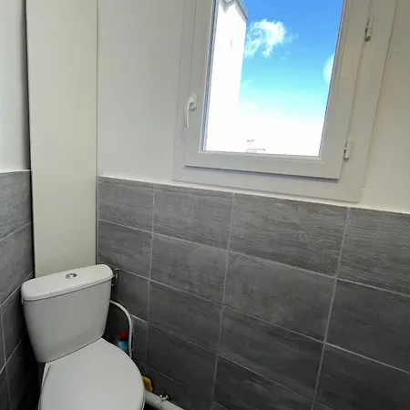 Petites Chambres Renovees 2024 17e *